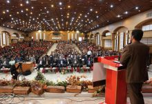 همایش تجلیل از پروفسور علی اکبر جلالی چهره ماندگار شهرستان شاهرود با حضور مسئولین و قشرهای مختلف مردم 
